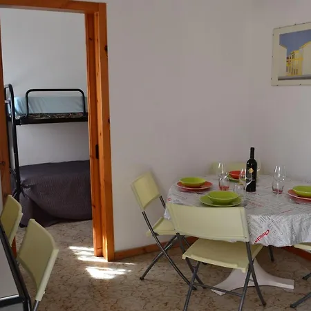 Trilocale Ll12 A 90m Dal Mare דירה