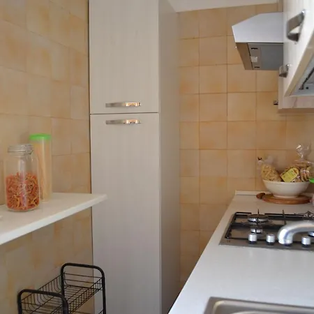 Trilocale Ll12 A 90m Dal Mare דירה